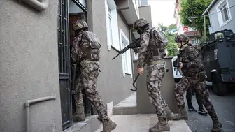 Kırmızı bültenle aranan 14 firari İstanbul'da yakalandı