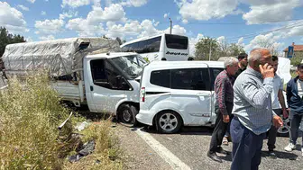 Diyarbakır'da kaza : 1'i ağır 4 kişi yaralandı
