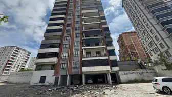 Gaziantep'te 'süper hücre' fırtınası : Balkon duvarları yıkıldı, camlar patladı