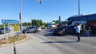 Sakarya Akyazı'da zincirleme kaza : 3'ü çocuk 5 yaralı