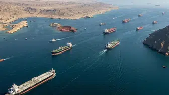 ABD ordusu, İran bayraklı bir petrol tankerine ateş açtı