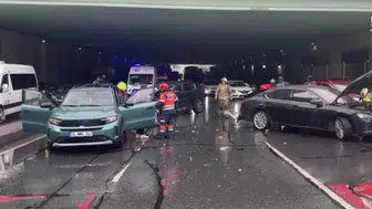 Beylikdüzü'nde zincirleme trafik kazası : 4 yaralı
