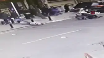 Şişli'de motosiklet yayaya çarptı, 2 kişi yaralandı