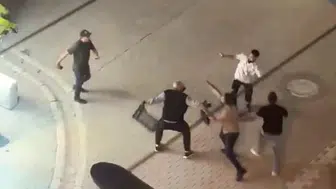 İstanbul Esenyurt’ta tekme tokat kavga : 3 kişi birbirine girdi