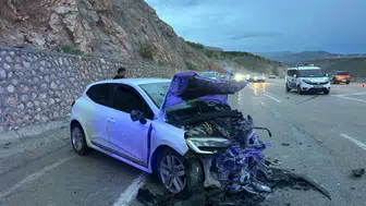 Malatya'da otomobiller kafa kafaya çarpıştı : 1'i ağır 8 yaralı