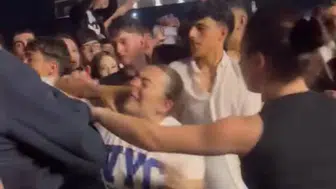 Bursa'da konser alanında tekmeli yumruklu kavga : O anlar kamerada