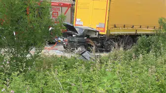 Samsun'da tıra arkadan çarpan otomobilde 2 kişi öldü