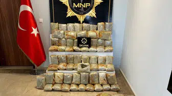 Muş'ta otomobilin bagajından 60 kilogram esrar çıktı