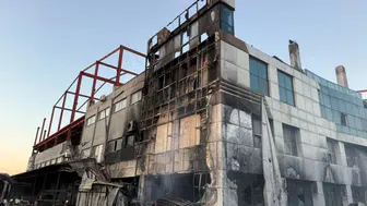 Silivri'de 2 katlı mobilya atölyesinde yangın çıktı