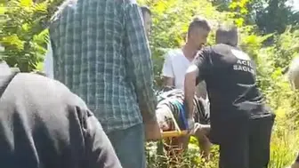 Rize'de bir kişi kiraz toplarken ağaçtan düşerek yaralandı
