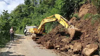 Ordu'da heyelan nedeniyle kapanan yollar ulaşıma açıldı