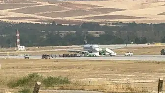 Gaziantep Havalimanı'na iniş yapan uçağın lastiği patladı