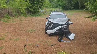 Bilecik'te karşı şeride geçen otomobil tırla çarpıştı : 1 yaralı