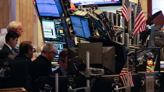 Wall Street’te hareketli açılış : Çip hisseleri toparlandı, piyasalar yön değiştirdi
