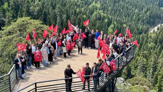 Kastamonu'da Gençlik Haftası kutlandı : Türk bayraklarıyla 7 kilometre yürüdüler