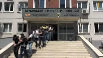 Diyarbakır'da silahlı suç örgütüne operasyon : 40 şüpheliden 15'i tutuklandı