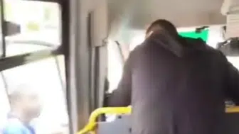 Bursa'da minibüste 5 TL'lik eksik ödeme kavgası : Yolcular zor ayırdı