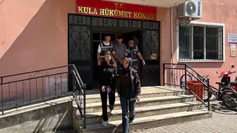 Manisa'da 3 bin 688 içimlik sentetik uyuşturucu ele geçirildi : 2 şüpheli tutuklandı