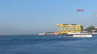 İstanbul Boğazı sondaj platformu geçişi nedeniyle gemi trafiğine kapatıldı
