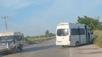 Denizli'de 2 işçi servisi çarpıştı