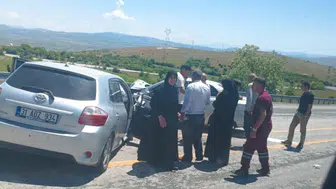 Elazığ-Keban kara yolunda kaza : 1'i çocuk 4 yaralı