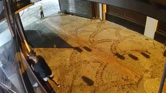 Edirne'de iki çocuk hırsız kamerada : Kilidi kırıp içeri girdiler