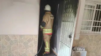 Hatay'da bir evin deposunda yangın çıktı