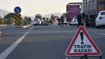 Karaman’da feci kaza : Kavşakta otomobil ile motosiklet çarpıştı