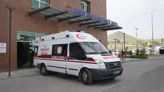 Niğde'de kaza : Otomobil ile kamyonet çarpıştı, 7 kişi yaralandı
