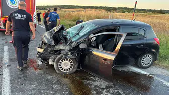 Tekirdağ'da ticari araçla çarpışan otomobilin sürücüsü öldü