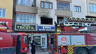 Niğde'de 8 katlı bir apartmanda yangın