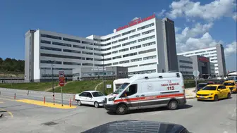 Kütahya'da 21 öğrenci ve 4 veli, zehirlenme şüphesiyle hastaneye başvurdu