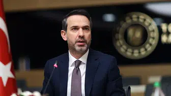 Bakan Bayraktar Türkiye'nin yenilenebilir enerji kurulu güç hedefini açıkladı