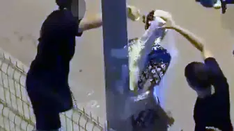 Direğe bağladıkları gencin üzerine un ve sıvı yağ döktüler
