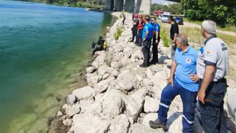 Serinlemek için Seyhan Nehri'ne giren 17 yaşındaki genç boğuldu