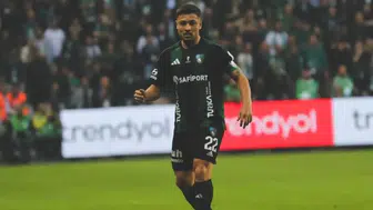 Kocaelispor'da kaptan Ahmet Oğuz kulüpten ayrıldığını duyurdu