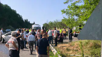 Bursa'da iki otomobil çarpıştı, 6 kişi yaralandı