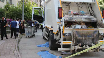 Adana'da çöp kamyonunun çarptığı 71 yaşındaki kadın öldü