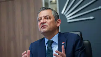 CHP'nin X hesabı, Özgür Özel'i takipten çıktı
