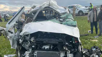 Erzurum'da araç devrildi: 3 ölü, 4 yaralı