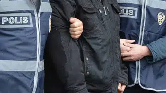 Fatih'te otobüste unutulan döviz dolu çantayı çalan yabancı uyruklu şüpheli yakalandı