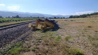 Gaziantep'te kontrolden çıkan vagonlar raydan çıkarak devrildi