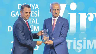 Bakan Uraloğlu, Dijital Dönüşüm Zirvesi'nde konuştu