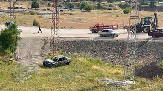 Kastamonu'da kaza sonrası yangın : Otomobil alev alev