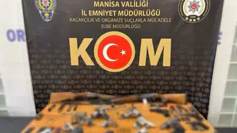 Manisa'da silah kaçakçılarına operasyon : Çok sayıda tabanca ele geçirildi