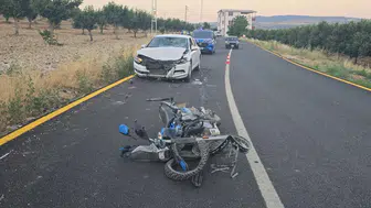 Adıyaman'da otomobil ve motosiklet çarpıştı : 4 kişi yaralandı
