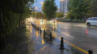 Ankara'da sağanak yağış çilesi: Cadde ve sokaklar suyla doldu
