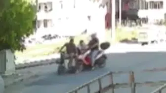 Antalya'da elektrikli bisiklet ile motorlu bisiklet çarpıştı : 4 yaşındaki çocuk yaralandı