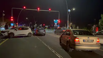 Niğde'de 5 araçlı zincirleme kazada 2 kişi yaralandı
