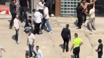 Şemdinli'de iki grup arasında çıkan silahlı ve sopalı kavgada 2 kişi yaralandı